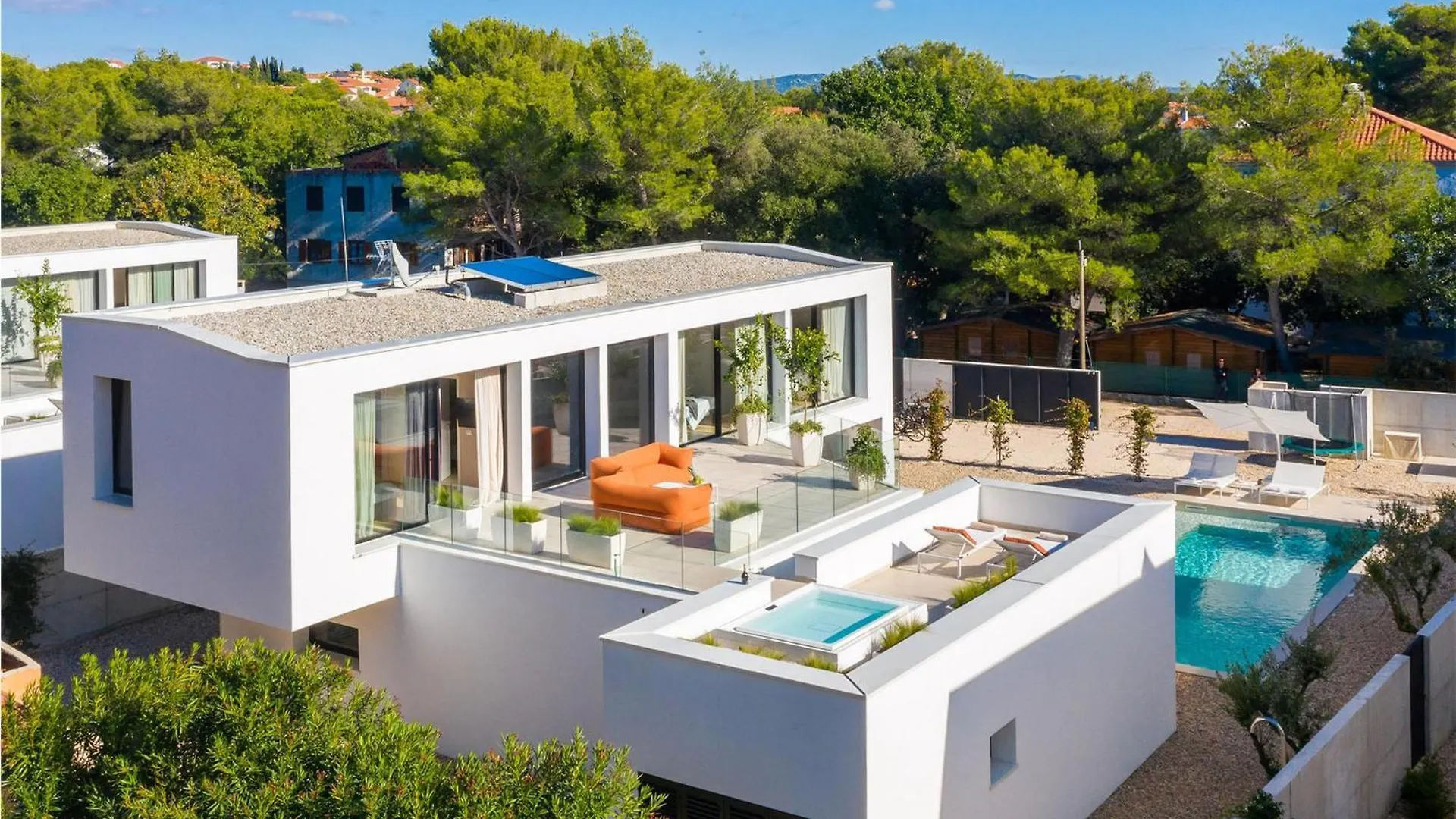 Villa Aron Pakostane 0*,